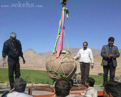 کشف کوزه سفالی تاریخی در مرودشت فارس