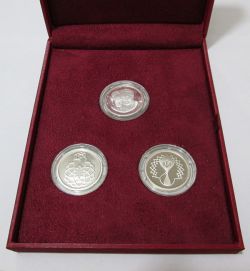 سری دو و نیم یادبود سی امین سالگرد پیروزی انقلاب اسلامی ایران