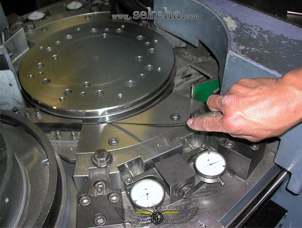 لبه گذاری روی پولک لبه گذاری روی پولک