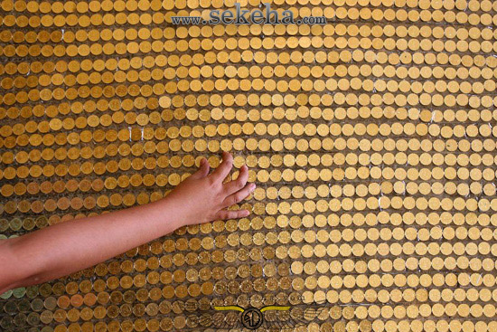 سنگفرش خیابان با سکه 25 سنتی سنگفرش خیابان با سکه 25 سنتی