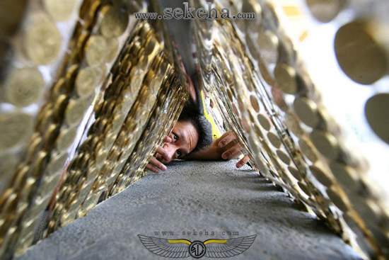 سنگفرش خیابان با سکه 25 سنتی سنگفرش خیابان با سکه 25 سنتی